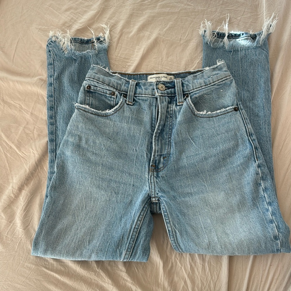 Abercrombie & Fitch The Skinny High Rise jean size 23 000